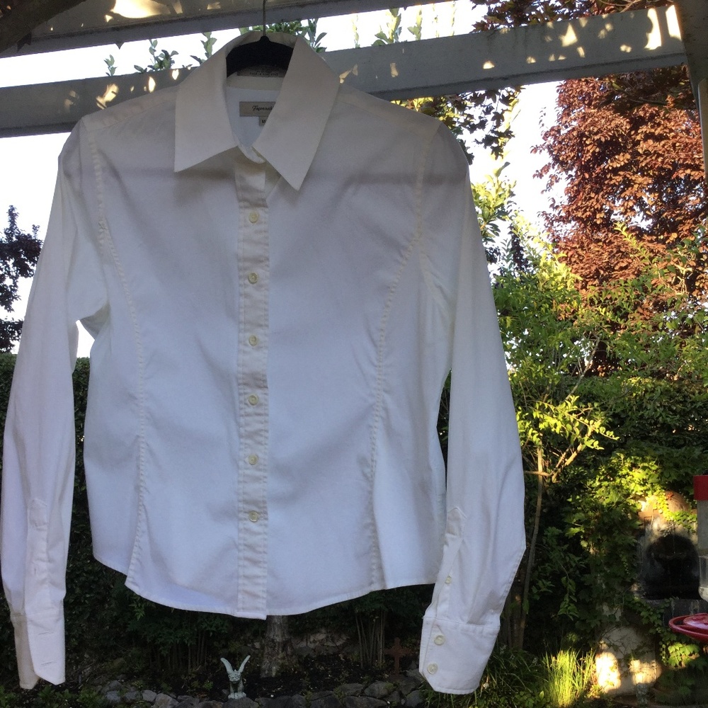 FACONABLE Women’s M white shirt